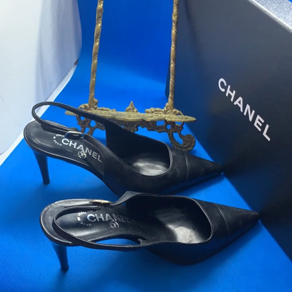 CHANEL leather signature